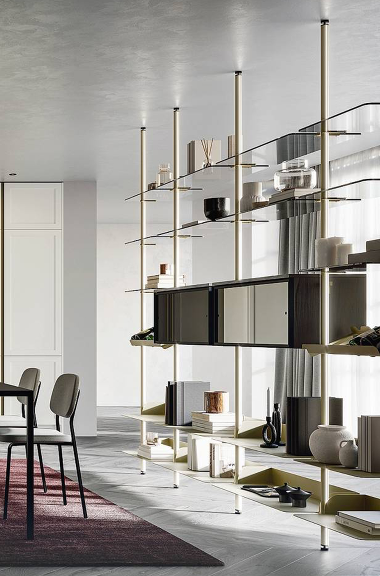 Tuttotondo di Arredo3 ha profili in alluminio verniciato champagne e moduli chiusi Déco in laminato noce bruno e vetro fumé grigio. Misura L 543,6 x P 62 x H (max) 300 cm. Prezzo su preventivo. www.arredo3.com Tuttotondo di Arredo3 ha profili in alluminio verniciato champagne e moduli chiusi Déco in laminato noce bruno e vetro fumé grigio. Misura L 543,6 x P 62 x H (max) 300 cm. Prezzo su preventivo. www.arredo3.com