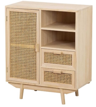 Il mobile scarpiera Ralik di Sklum è in legno massello di paulownia con finitura naturale e ha frontali in paglia di Vienna. Misura L 70 x P 39 x H 85,5 cm e costa 169,95 euro. www.sklum.com