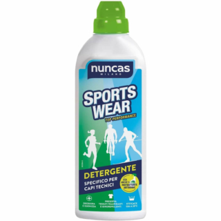 Detergente specifico per capi tecnici, igienizza e neutralizza i cattivi odori di sudore. Prezzo: 7,79 euro su amazon.it Detergente specifico per capi tecnici, igienizza e neutralizza i cattivi odori di sudore. Prezzo: 7,79 euro su amazon.it