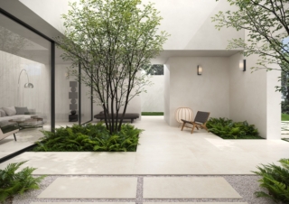Il gres porcellanato Montpellier Stone di Rak Ceramics riveste le superfici con un effetto pietra dalla tonalità neutra, qui nel colore Ivory, disponibile anche Beige e Taupe. Grazie alla tecnologia Softech la superficie è antiscivolo, mediante un processo che prevede l’applicazione di microparticelle in grado di colmare le micro-irregolarità della lastra, generando una texture vellutata, uniforme e facile da pulire. Per l’outdoor è nel formato 60 x 120 cm, spessore 20 mm. Prezzo 62 euro al mq + Iva. www.rakceramics.com