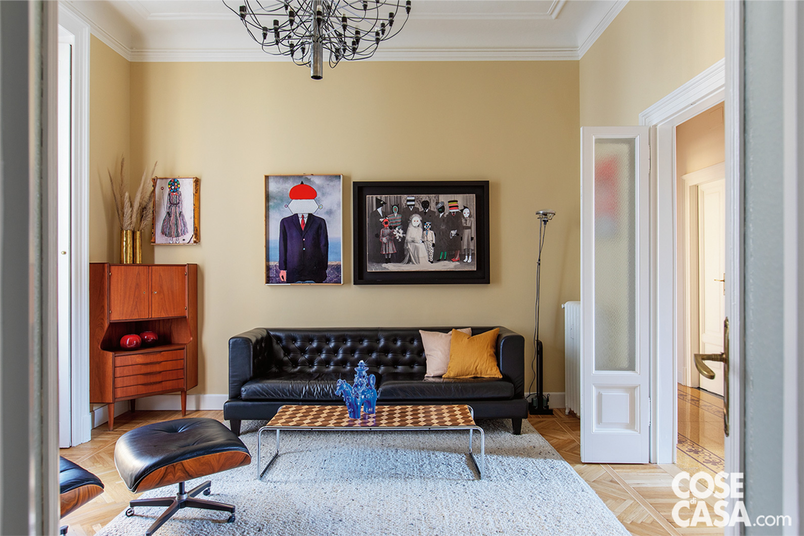 Soggiorno con divano in pelle, coffee table e angoliera Soggiorno con divano in pelle, coffee table e angoliera