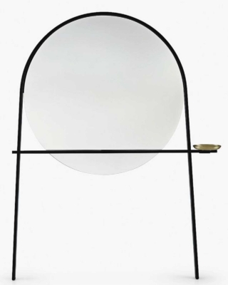Specchio e appendiabiti, Goeffrey di Ligne Roset dal design minimalista include anche un piccolo vassoio portaoggetti in ottone spazzolato. La struttura è in acciaio laccato nero. Misura L 147,5 x H 192 cm e costa 1.334 euro. www.ligne-roset.com Specchio e appendiabiti, Goeffrey di Ligne Roset dal design minimalista include anche un piccolo vassoio portaoggetti in ottone spazzolato. La struttura è in acciaio laccato nero. Misura L 147,5 x H 192 cm e costa 1.334 euro. www.ligne-roset.com
