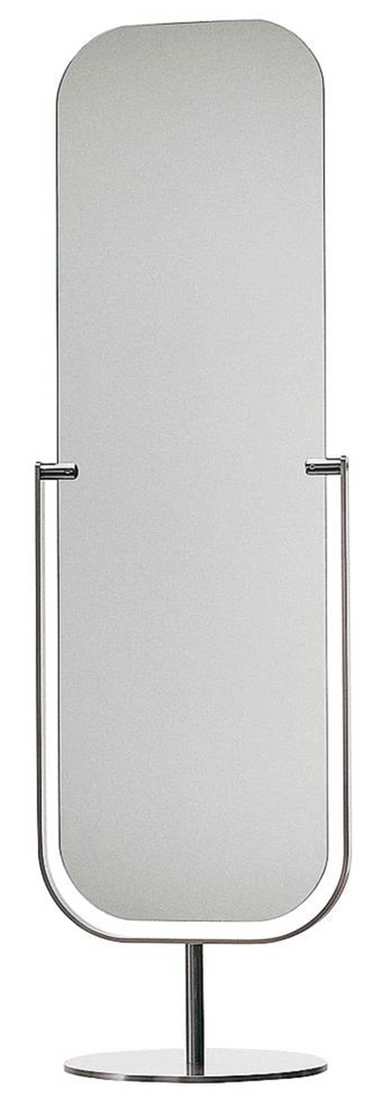 Disegnato da Jasper Morrison, Mirror di Cappellini ha la base e la struttura in nichel satinato, è bifrontale e a inclinazione regolabile. Misura L 46 x H 152 cm e costa 1.295 euro. www.cappellini.com Disegnato da Jasper Morrison, Mirror di Cappellini ha la base e la struttura in nichel satinato, è bifrontale e a inclinazione regolabile. Misura L 46 x H 152 cm e costa 1.295 euro. www.cappellini.com