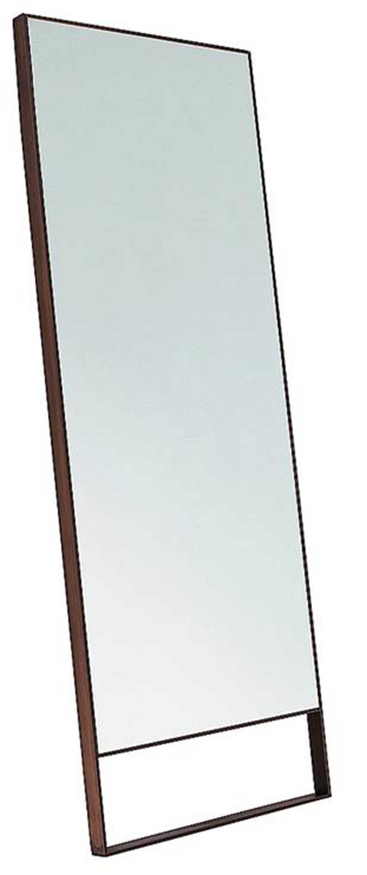 Disegnato da Antonio Citterio, Psiche di Maxalto da appoggio a parete ha struttura in acciaio cromato lucido o verniciato nichel bronzato. Pensato per la camera da letto o per la zona giorno, è disponibile in due versioni. Misura L 80 x H 220 cm e costa 2.765 euro. www.bebitalia.com Disegnato da Antonio Citterio, Psiche di Maxalto da appoggio a parete ha struttura in acciaio cromato lucido o verniciato nichel bronzato. Pensato per la camera da letto o per la zona giorno, è disponibile in due versioni. Misura L 80 x H 220 cm e costa 2.765 euro. www.bebitalia.com