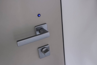 dierre-dettaglio-porta-blindata-next-elettra-installata-nelle-residenze-libeskind-a-city-life-milano-ph-a-lercara5