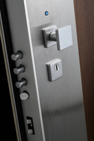 dierre-serratura-della-porta-blindata-next-elettra-installata-nelle-residenze-libeskind-a-city-life-milano-ph-a-lercara15