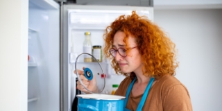 Come eliminare i cattivi odori dal frigo Come eliminare i cattivi odori dal frigo