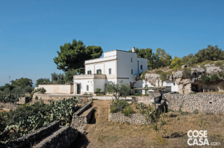 esterno masseria vista collina esterno masseria vista collina
