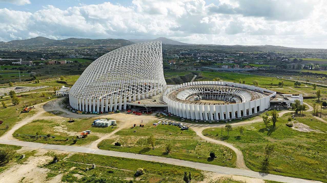 La Vela di Calatrava e l'Arena di Tor Vergata La Vela di Calatrava e l'Arena di Tor Vergata