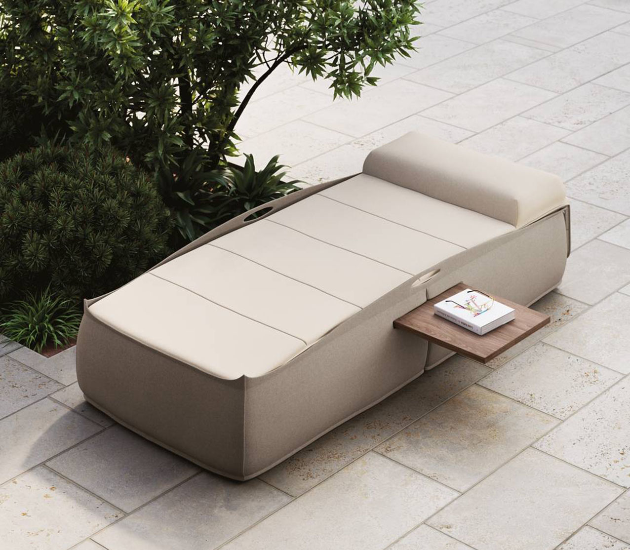 Fa parte della linea The Wellness Collection di Disenia by Ideagroup il lettino prendisole Solaris  perfetto per i momenti di relax. È rivestito in tessuto tecnico idrorepellente colorato ed è caratterizzato da un comodo piano d’appoggio laterale estraibile. Inoltre, può essere facilmente ripiegato su sé stesso quando non serve. Misura L 190 x P 90 x H 35 cm. Prezzo a partire da 2.152 euro + IVA. https://www.disenia.it