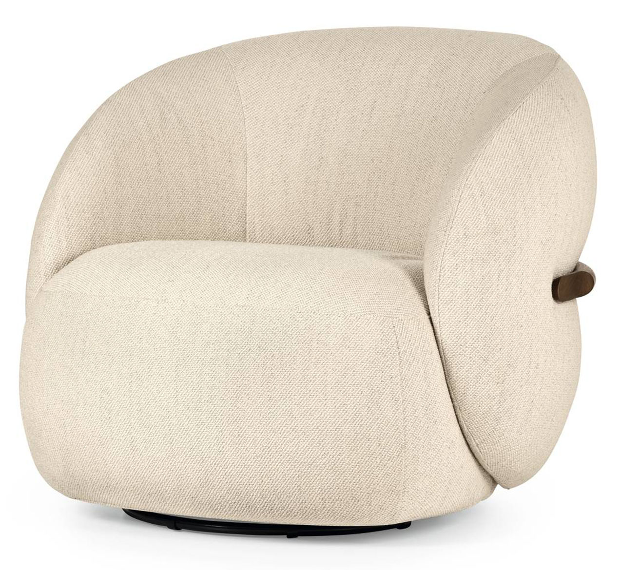 La poltrona girevole Oleandro di Calligaris ha la scocca imbottita, dalle forme continue e avvolgenti, ed è progettata per offrire momenti di relax. Elemento distintivo è il dettaglio decorativo posteriore in legno curvato scuro che crea un raffinato contrasto con il rivestimento in tessuto chiaro. Misura L 99 x P 93 x H 79 cm. Prezzo a partire da 2.258 euro. https://www.calligaris.com