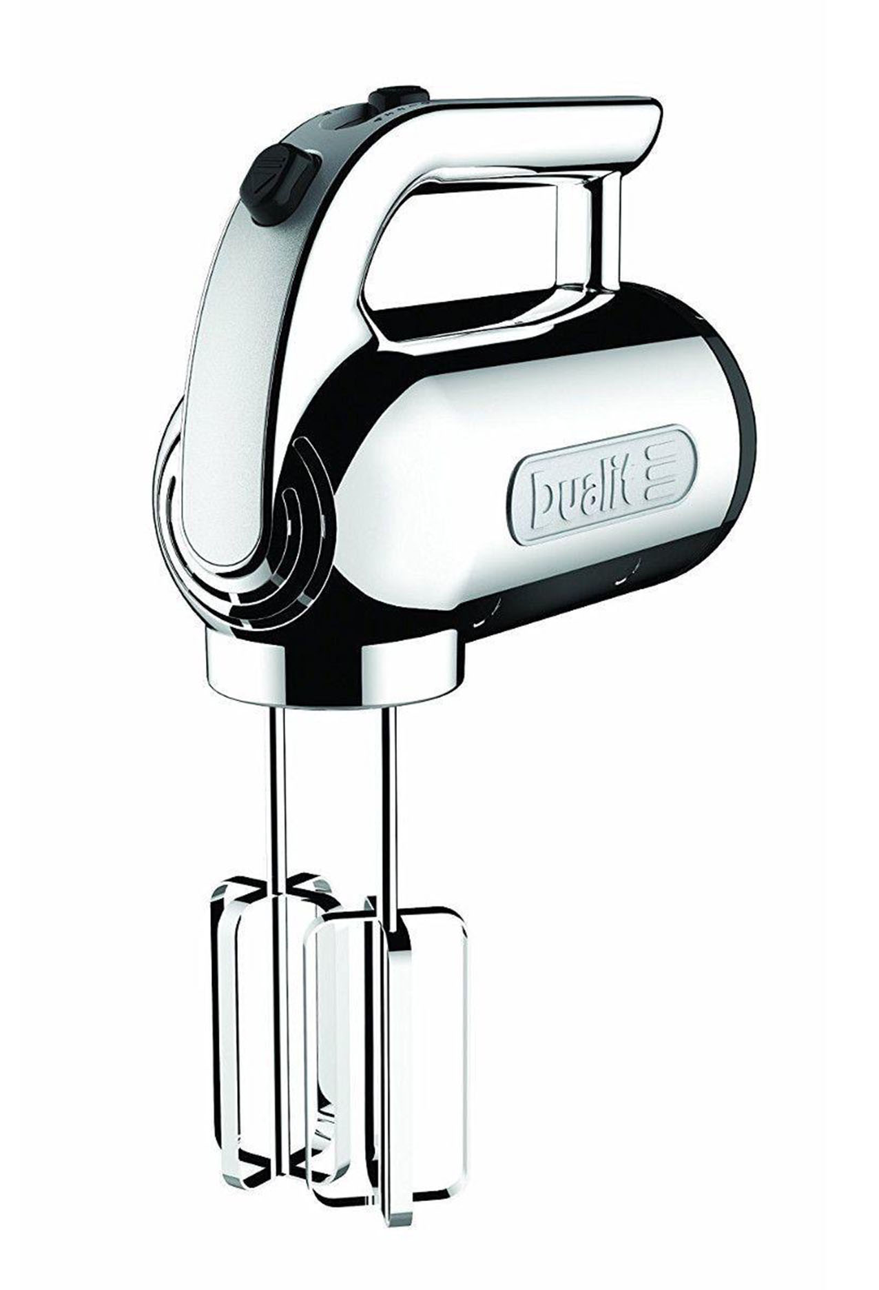 Cromato lucido, Hand Blender di Dualit è uno sbattitore robusto e affidabile, completo di 3 accessori per garantire i migliori risultati perfetti sia per montare a neve, sia per impastare torte o pane. Ha un potente motore da 400 watt e 4 impostazioni di velocità. Prezzo 149 euro. www.phorma.com