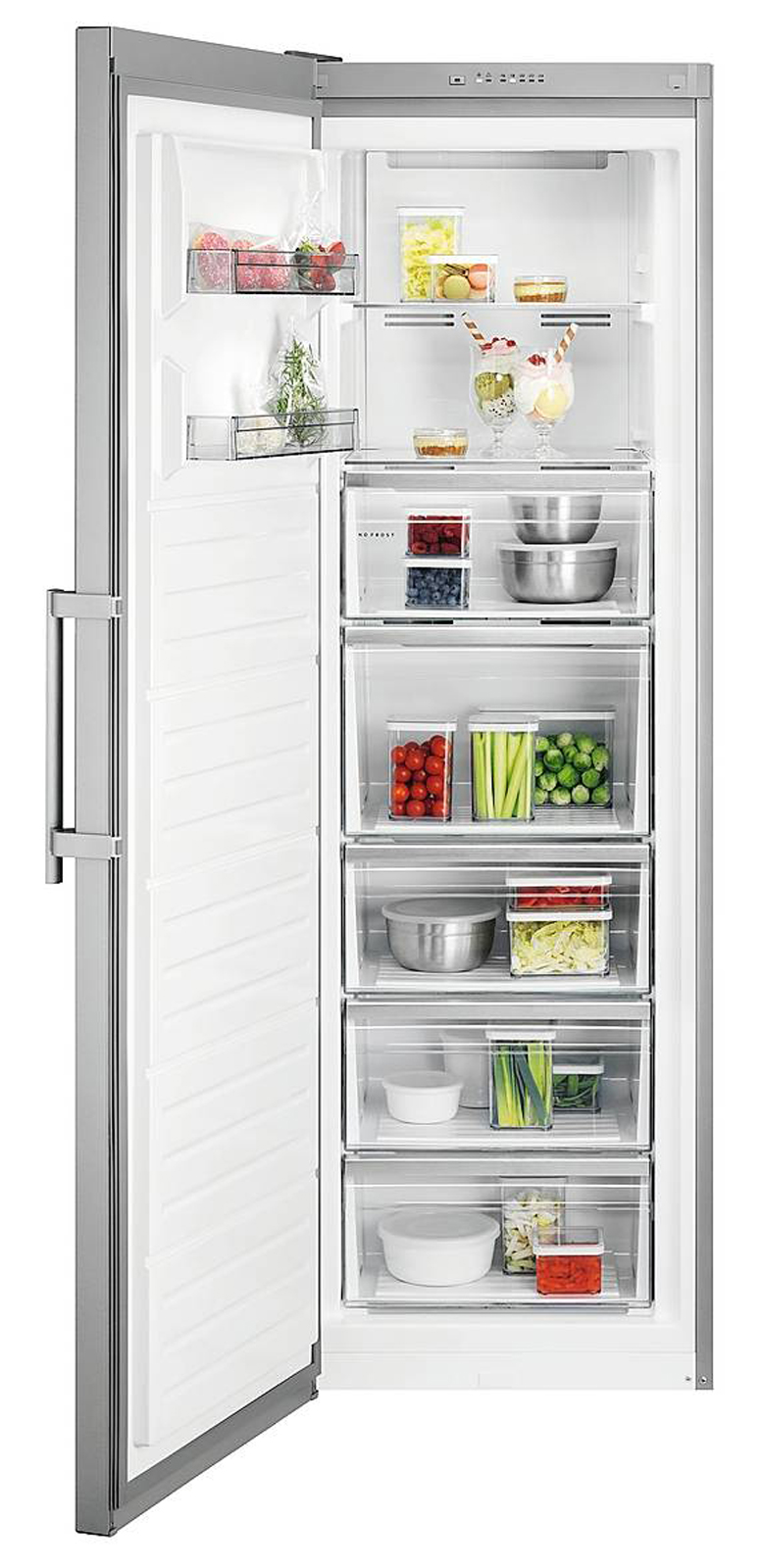 Il sistema di ventilazione MultiFlow mantiene temperatura e umidità costanti in tutto
il vano evitando la formazione
di ghiaccio e picchi
di consumo per ripristinare
la temperatura desiderata.L’armadio congelatore verticale Serie 7000 OAG7M281DX di AEG è dotato di tecnologia No Frost che evita la sbrinatura periodica manuale. Ha capacità
di 280 litri. In classe D, misura
L 59,5 x P 65 x H 186 cm
e costa 1.299,99 euro. Il sistema di ventilazione MultiFlow mantiene temperatura e umidità costanti in tutto
il vano evitando la formazione
di ghiaccio e picchi
di consumo per ripristinare
la temperatura desiderata.L’armadio congelatore verticale Serie 7000 OAG7M281DX di AEG è dotato di tecnologia No Frost che evita la sbrinatura periodica manuale. Ha capacità
di 280 litri. In classe D, misura
L 59,5 x P 65 x H 186 cm
e costa 1.299,99 euro.