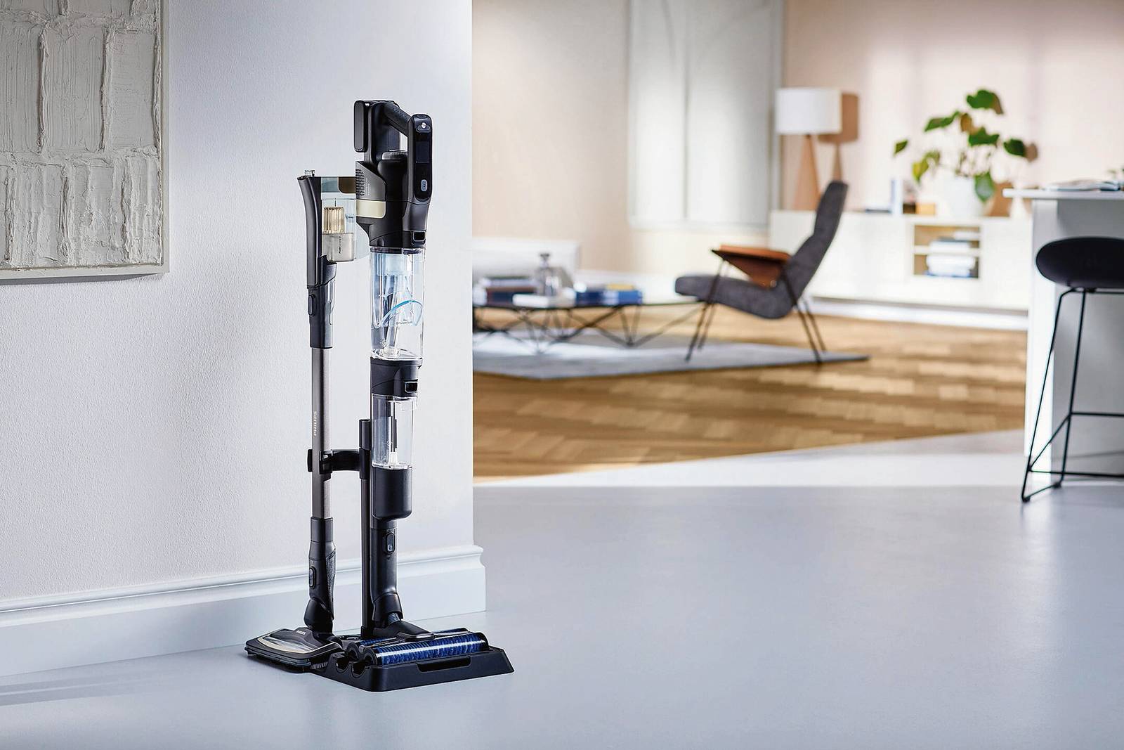 L’aspirapolvere e lavapavimenti AquaTrio cordless Serie 9000
di Philips ha PowerCyclone Aqua che separa lo sporco dall'acqua, bloccandolo e consentendo un flusso costante di acqua pulita. Funziona con batteria agli ioni di litio. Ha serbatoio per l’acqua pulita da 500 ml e da 400 ml per quella sporca. Con luci Led, misura
L 110 x P 25,1 x H 26,6 cm
e costa 799,99 euro. L’aspirapolvere e lavapavimenti AquaTrio cordless Serie 9000
di Philips ha PowerCyclone Aqua che separa lo sporco dall'acqua, bloccandolo e consentendo un flusso costante di acqua pulita. Funziona con batteria agli ioni di litio. Ha serbatoio per l’acqua pulita da 500 ml e da 400 ml per quella sporca. Con luci Led, misura
L 110 x P 25,1 x H 26,6 cm
e costa 799,99 euro.