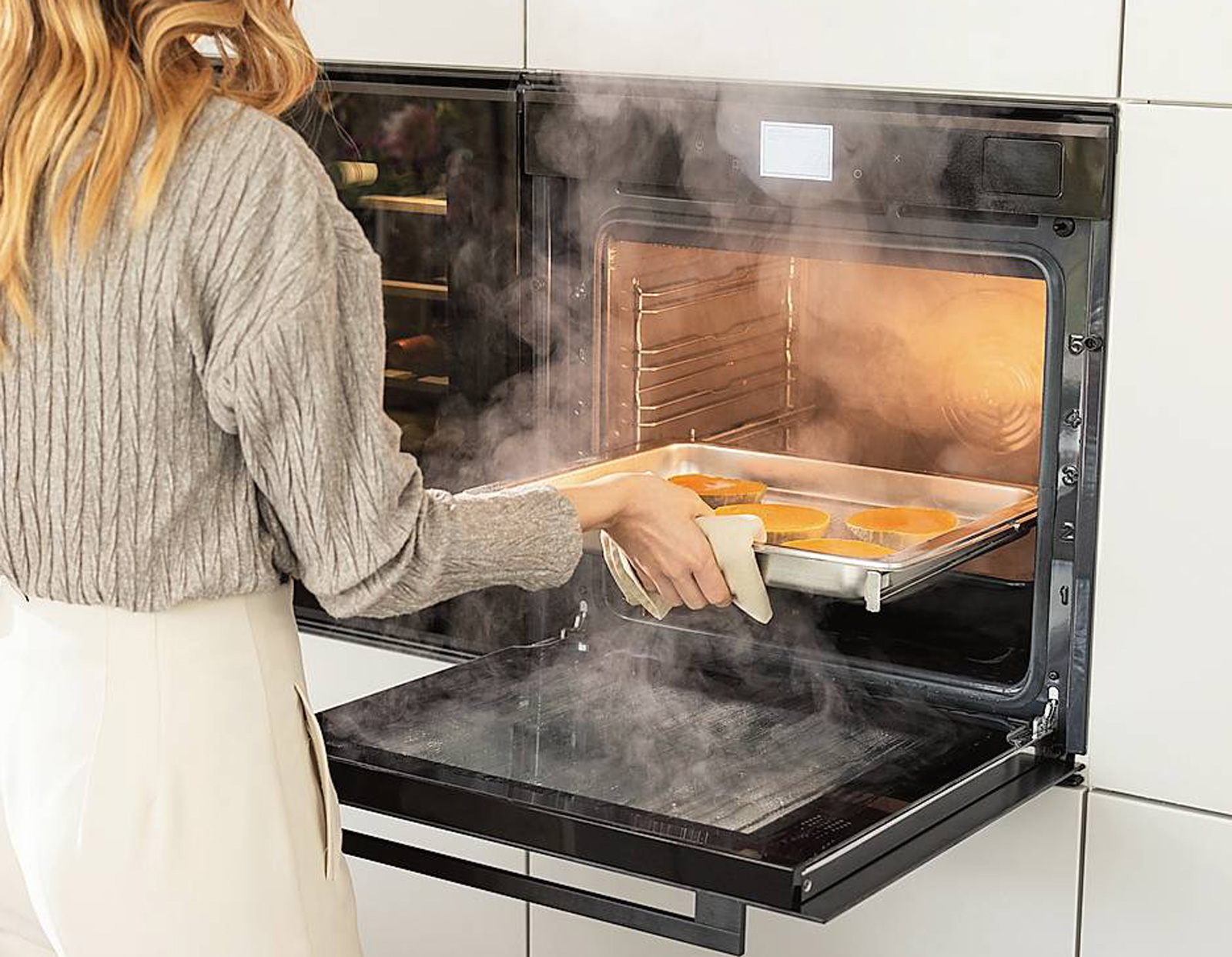 Oltre a essere
salutare e leggera,
la cottura a vapore
fa risparmiare
energia perché
è più rapida e a
temperature inferiori. Oltre a essere
salutare e leggera,
la cottura a vapore
fa risparmiare
energia perché
è più rapida e a
temperature inferiori.