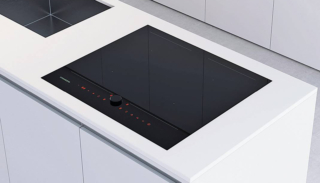 È dotato di Booster e
opzione "Mantieni in caldo" per sfruttare il calore residuo
ed evitare riaccensioni inutili.Il piano a induzione HIK60FB
di Cromberg, grazie al timer
e alla funzione Start & Stop, permette un controllo dei tempi d’uso molto preciso. Dispone di una zona Bridge che ottimizza la distribuzione del calore con pentole di grandi dimensioni. Misura
L 59 x P 52 cm e costa 595 euro. È dotato di Booster e
opzione "Mantieni in caldo" per sfruttare il calore residuo
ed evitare riaccensioni inutili.Il piano a induzione HIK60FB
di Cromberg, grazie al timer
e alla funzione Start & Stop, permette un controllo dei tempi d’uso molto preciso. Dispone di una zona Bridge che ottimizza la distribuzione del calore con pentole di grandi dimensioni. Misura
L 59 x P 52 cm e costa 595 euro.