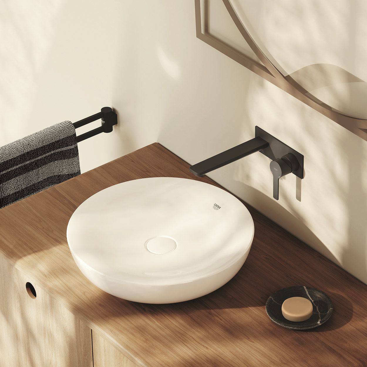 Fa parte della collezione Lineare di Grohe il miscelatore monocomando per lavabo a due fori per montaggio a parete. Disponibile in svariate finiture, in foto è nero opaco. La bocca d’erogazione sporge di 20,7 cm. Prezzo 725,29 euro. www.grohe.com Fa parte della collezione Lineare di Grohe il miscelatore monocomando per lavabo a due fori per montaggio a parete. Disponibile in svariate finiture, in foto è nero opaco. La bocca d’erogazione sporge di 20,7 cm. Prezzo 725,29 euro. www.grohe.com