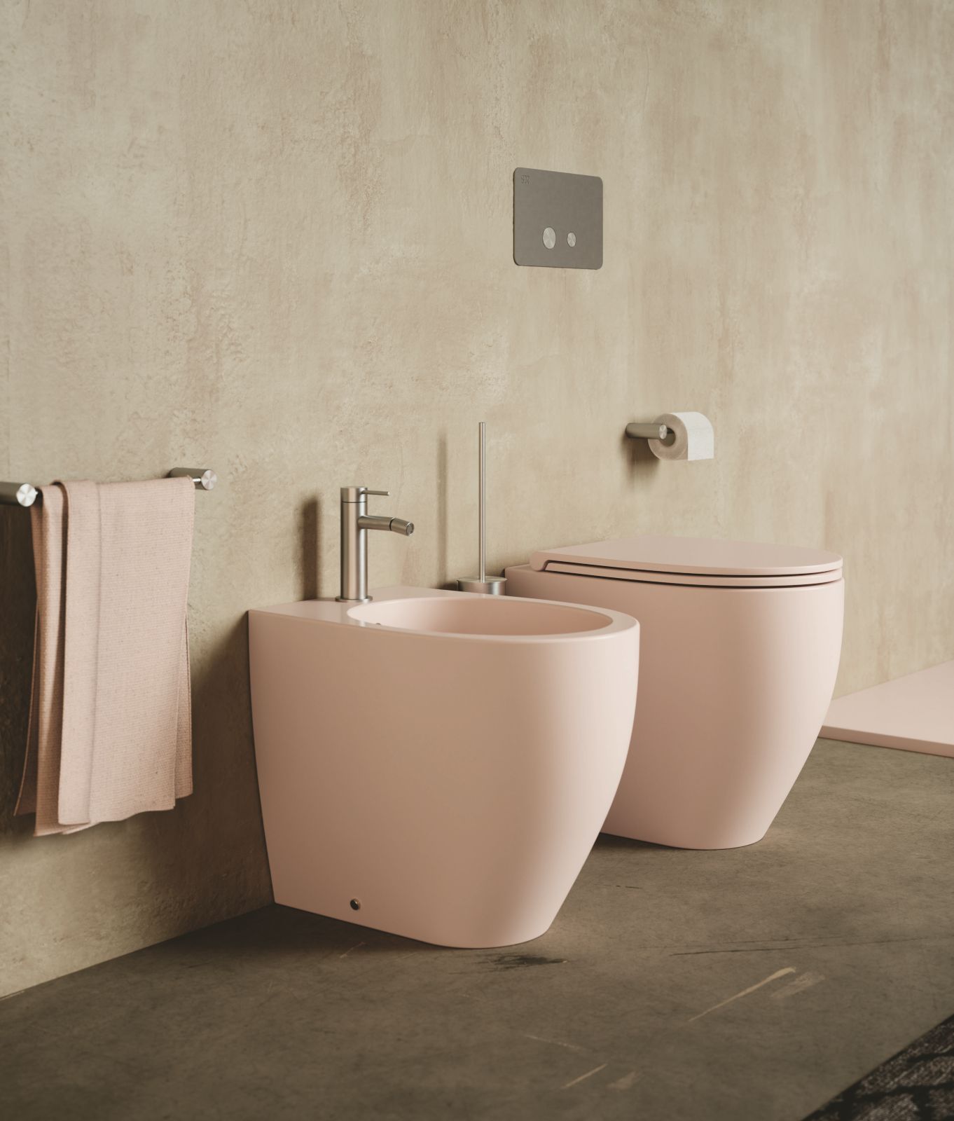 Il vaso e il bidet da terra Bull di SDR dalle curve morbide hanno finitura Rosa Nuance. Il vaso con sistema di scarico a vortice Vertigo ha coprivaso soft close nella stessa finitura. Misurano, cadauno, L 36 x P 53 cm. Prezzo, ciascuno e Iva esclusa, 536 euro. Prezzo del sedile, Iva esclusa, 220 euro. www.sdrceramiche.it Il vaso e il bidet da terra Bull di SDR dalle curve morbide hanno finitura Rosa Nuance. Il vaso con sistema di scarico a vortice Vertigo ha coprivaso soft close nella stessa finitura. Misurano, cadauno, L 36 x P 53 cm. Prezzo, ciascuno e Iva esclusa, 536 euro. Prezzo del sedile, Iva esclusa, 220 euro. www.sdrceramiche.it