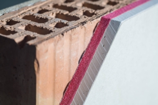 ISOLGYPSUM SPECIAL – la soluzione Isolmant per il risanamento acustico e termoigrometrico in meno di 3 cm. ISOLGYPSUM SPECIAL – la soluzione Isolmant per il risanamento acustico e termoigrometrico in meno di 3 cm.