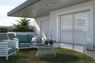 L’avvolgibile frangisole Alika Flat di Kikau è in alluminio estruso ed è disponibile in versione blindata, in classe RC2, per rendere più sicura l’abitazione e il serramento. Ha terminali antistrappo, puntali in acciaio, riscontri, guide speciali e serratura incassata da fascia. Il movimento è a motore. In posizione di chiusura intermedia le lamelle sono distanziate di 25 mm, filtrando la luce. Si installa nei normali cassonetti per tapparelle. www.kikau.it L’avvolgibile frangisole Alika Flat di Kikau è in alluminio estruso ed è disponibile in versione blindata, in classe RC2, per rendere più sicura l’abitazione e il serramento. Ha terminali antistrappo, puntali in acciaio, riscontri, guide speciali e serratura incassata da fascia. Il movimento è a motore. In posizione di chiusura intermedia le lamelle sono distanziate di 25 mm, filtrando la luce. Si installa nei normali cassonetti per tapparelle. www.kikau.it