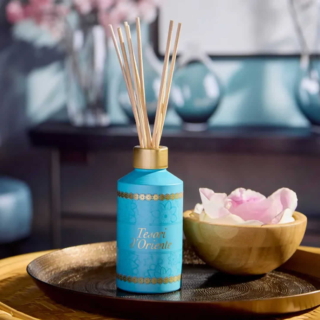 Diffusore aromatico Ayurveda, con bastoncini in rattan naturale. https://www.tesoridoriente.com/ Diffusore aromatico Ayurveda, con bastoncini in rattan naturale. https://www.tesoridoriente.com/