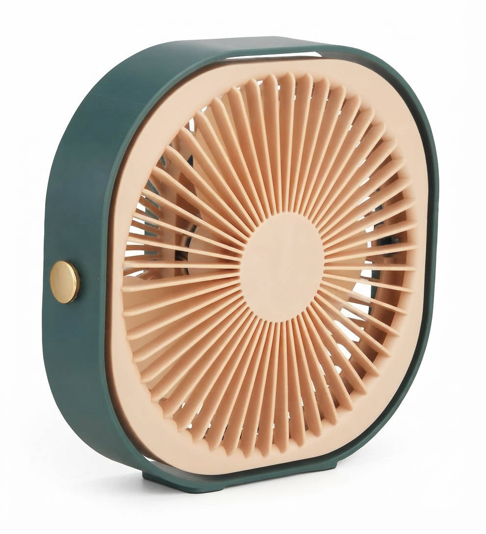 Silenzioso, Fantastic di Westwing è dotato di 3 velocità e della funzione di rotazione a 360°. In tre varianti di colore, misura L 20 x P 7 x H 20 cm. Costa 59,99 euro. www.westwing.it Silenzioso, Fantastic di Westwing è dotato di 3 velocità e della funzione di rotazione a 360°. In tre varianti di colore, misura L 20 x P 7 x H 20 cm. Costa 59,99 euro. www.westwing.it