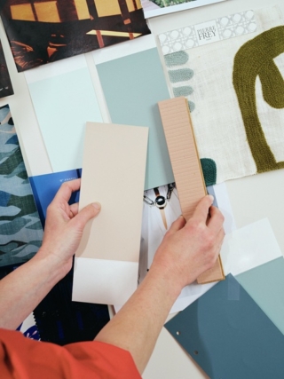 Nella moodboard materiali e colori vanno abbinati in modo coerente a definire il concept del progetto. foto Nathalie Mohadjer Nella moodboard materiali e colori vanno abbinati in modo coerente a definire il concept del progetto. foto Nathalie Mohadjer