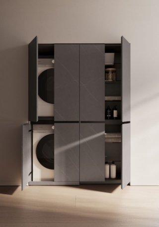 Si propone con inedite modularità e finiture la collezione di arredobagno Cubik di Ideagroup con nuovi elementi come il modulo con altezza 48,5 cm con gola centrale rispetto ai due cassetti, il modulo sospeso con altezza 60,5 cm, il modulo a terra con altezza 76 cm e le colonne a terra per lavatrice e asciugatrice (come in foto), in linea con le contemporanee tendenze per contenitori con maggiore capienza. www.ideagroup.it – Cersaie 2026, Pad 21, Stand A35 B30 + A39 B38