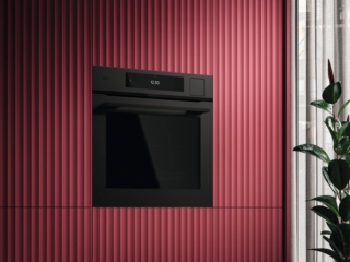 La tecnologia SteamPro nel forno Serie 9000 ProAssist PO9000ST di Aeg gestisce vari livelli di vapore (basso, medio, alta potenza) e consente la cottura professionale a bassa temperatura Sous-Vide. Dotato di una funzione specifica di rigenerazione/riscaldamento e di funzione Steamify® che regola automaticamente la quantità di vapore ideale in base alla temperatura impostata. In classe energetica A++, ha display CookSmart Touch da 7,8", connettività Wi-Fi e assistente AI TasteAssist per ottimizzare ricette trovate sul web tramite app. Prezzo da rivenditore. www.aeg.it La tecnologia SteamPro nel forno Serie 9000 ProAssist PO9000ST di Aeg gestisce vari livelli di vapore (basso, medio, alta potenza) e consente la cottura professionale a bassa temperatura Sous-Vide. Dotato di una funzione specifica di rigenerazione/riscaldamento e di funzione Steamify® che regola automaticamente la quantità di vapore ideale in base alla temperatura impostata. In classe energetica A++, ha display CookSmart Touch da 7,8", connettività Wi-Fi e assistente AI TasteAssist per ottimizzare ricette trovate sul web tramite app. Prezzo da rivenditore. www.aeg.it