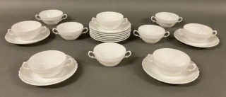 tazze da consommé o da brodo con piattini in porcellana bianca collezione Vecchio Ginori