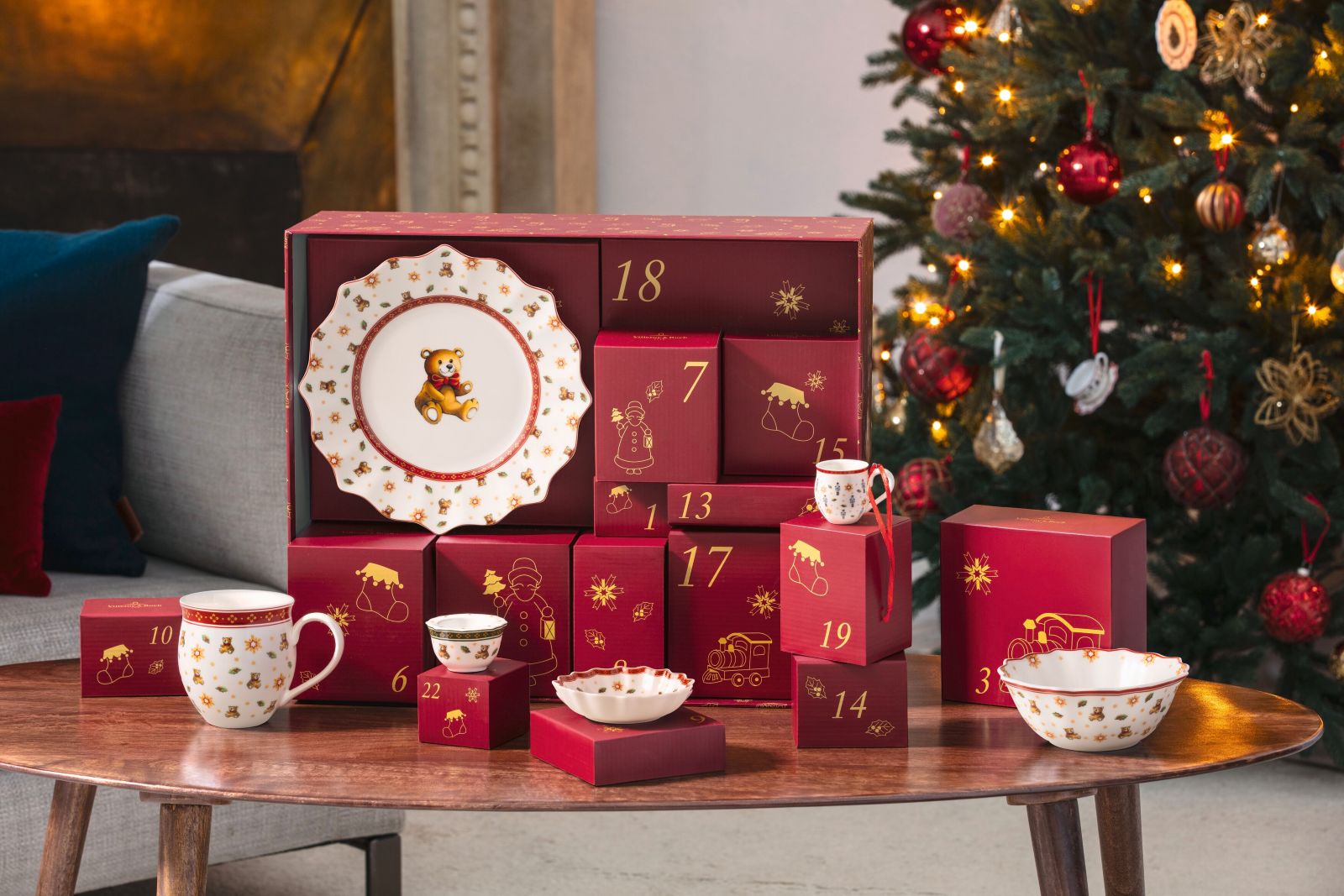 Il conto alla rovescia verso il Natale si trasforma in una sorpresa quotidiana con il Calendario dell’Avvento di Villeroy & Boch. Dietro le 24 finestrelle si nascondono altrettanti articoli della collezione Toy’s Delight, curati nei minimi dettagli per celebrare la magia delle Feste. Sedici pezzi sono esclusivi e disponibili soltanto acquistando il calendario, che racchiude un set completo per la colazione di due persone. La proposta consente inoltre un risparmio di oltre il 25% rispetto all’acquisto dei singoli articoli. Prezzo 379 euro. www.villeroy-boch.it Il conto alla rovescia verso il Natale si trasforma in una sorpresa quotidiana con il Calendario dell’Avvento di Villeroy & Boch. Dietro le 24 finestrelle si nascondono altrettanti articoli della collezione Toy’s Delight, curati nei minimi dettagli per celebrare la magia delle Feste. Sedici pezzi sono esclusivi e disponibili soltanto acquistando il calendario, che racchiude un set completo per la colazione di due persone. La proposta consente inoltre un risparmio di oltre il 25% rispetto all’acquisto dei singoli articoli. Prezzo 379 euro. www.villeroy-boch.it