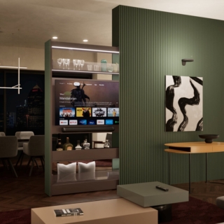 Bigfoot Portofino di Protekdesign® integra il televisore nella parete e permette di nasconderlo quando non è in uso. Il pannello porta TV incorpora un passacavi per mantenere ordinati i collegamenti, mentre le tre vaschette in dotazione trasformano il modulo in un vero e proprio mobile bar, con spazio per bottiglie e bicchieri. Pensato per controtelai da 20 cm, Bigfoot Portofino è disponibile con altezza di 210 o 240 cm e larghezza da 60 a 150 cm, per televisori fino a 60". La configurazione può essere completata con vaschette in vetro, vaschetta a ribalta, prese elettriche e luci LED. Per una maggiore praticità, il sistema può inoltre essere motorizzato e comandato tramite telecomando o App, oppure dotato di serratura elettronica. Il modulo è integrabile nella parete durante una nuova costruzione o una ristrutturazione, oppure può essere installato adiacente a una parete esistente o in versione indipendente e autoportante. protekdesign.it