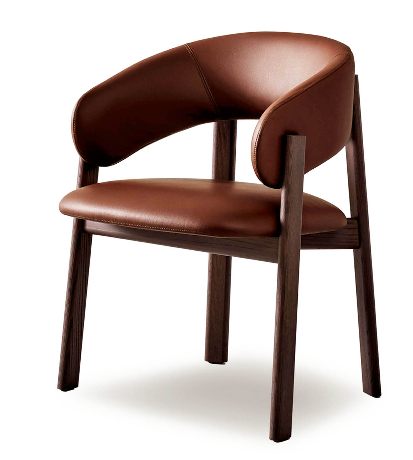 La sedia Alpha di Bonaldo ha la struttura in massello di noce nelle finiture noce Americano, frassino carbone, frassino grey o brown e il rivestimento in tessuto, ecopelle, pelle. Misura L 60 x P 60 x H 79 cm. Prezzo da rivenditore. www.bonaldo.com