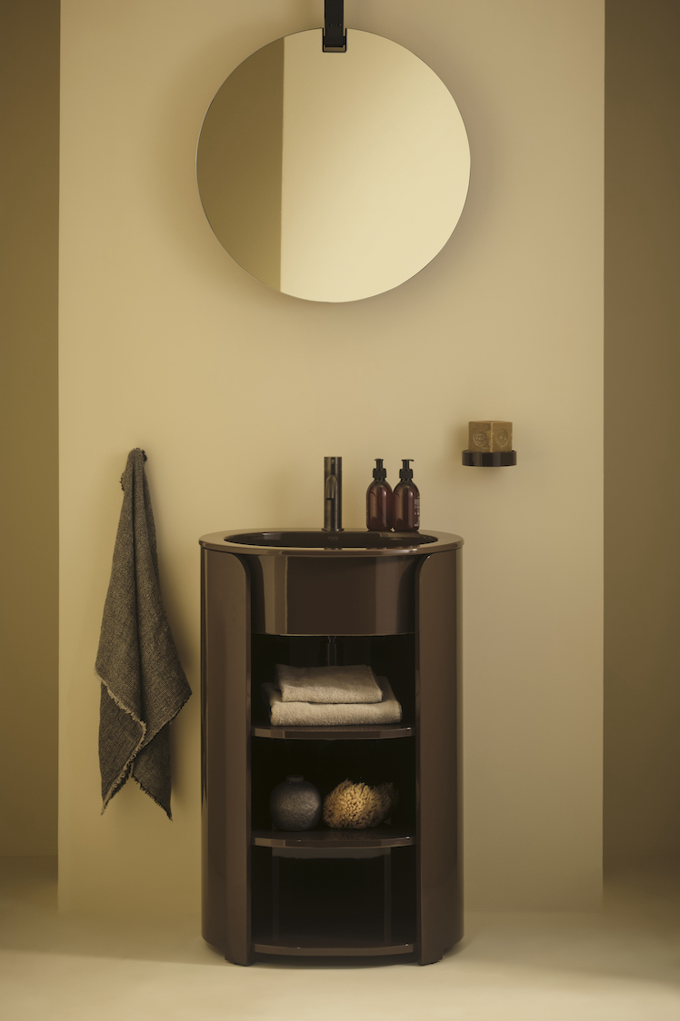 Lavabo Tiberio nella nuova nuance Cioccolato della palette Essential Colors di Ceramica Cielo Lavabo Tiberio nella nuova nuance Cioccolato della palette Essential Colors di Ceramica Cielo