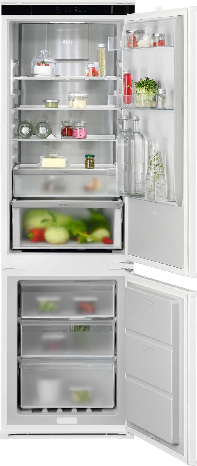 Il frigocongelatore ad incasso Serie 8000 TC8MS182DS di Aeg ha tecnologia AI CoolAssist che apprende le abitudini di utilizzo e adatta automaticamente il raffreddamento, mentre il cassetto GreenZone+ regola l'umidità per mantenere più a lungo freschezza, vitamine e sapore di frutta e verdura. La tecnologia TwinTech® Total No Frost e il sistema Cooling 360° assicurano una temperatura uniforme e un'umidità ottimale, il tutto con una rumorosità di soli 34 dB. È in classe D. Misura L 55 x P 55 x 177 cm. Prezzo da rivenditore. www.aeg.it Il frigocongelatore ad incasso Serie 8000 TC8MS182DS di Aeg ha tecnologia AI CoolAssist che apprende le abitudini di utilizzo e adatta automaticamente il raffreddamento, mentre il cassetto GreenZone+ regola l'umidità per mantenere più a lungo freschezza, vitamine e sapore di frutta e verdura. La tecnologia TwinTech® Total No Frost e il sistema Cooling 360° assicurano una temperatura uniforme e un'umidità ottimale, il tutto con una rumorosità di soli 34 dB. È in classe D. Misura L 55 x P 55 x 177 cm. Prezzo da rivenditore. www.aeg.it
