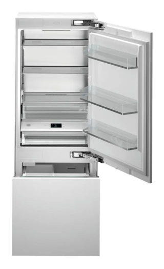 Combinato da incasso, il frigorifero Serie Professional RBM75S5FPNS di Bertazzoni, da 75 cm, ha capacità di 323 litri per il frigorifero e di 126 litri per il congelatore. Con icemaker e distributore d'acqua, emette 41 decibel durante il funzionamento e ha interfaccia LED elettronica touch-control che semplifica l'impostazione e il monitoraggio di tutte le funzioni. Dispone di 3 ripiani di cui 2 regolabili in altezza e 2 cassetti frutta e verdura ad estrazione totale ed è dotato di 1 cassetto Fresco con comandi digitali separati. Il Dual Cooling Total No Frost fornisce una funzione di sbrinamento automatico per entrambi gli evaporatori per garantire condizioni ottimali di conservazione degli alimenti. Prezzo da rivenditore. www.bertazzoni.com Combinato da incasso, il frigorifero Serie Professional RBM75S5FPNS di Bertazzoni, da 75 cm, ha capacità di 323 litri per il frigorifero e di 126 litri per il congelatore. Con icemaker e distributore d'acqua, emette 41 decibel durante il funzionamento e ha interfaccia LED elettronica touch-control che semplifica l'impostazione e il monitoraggio di tutte le funzioni. Dispone di 3 ripiani di cui 2 regolabili in altezza e 2 cassetti frutta e verdura ad estrazione totale ed è dotato di 1 cassetto Fresco con comandi digitali separati. Il Dual Cooling Total No Frost fornisce una funzione di sbrinamento automatico per entrambi gli evaporatori per garantire condizioni ottimali di conservazione degli alimenti. Prezzo da rivenditore. www.bertazzoni.com