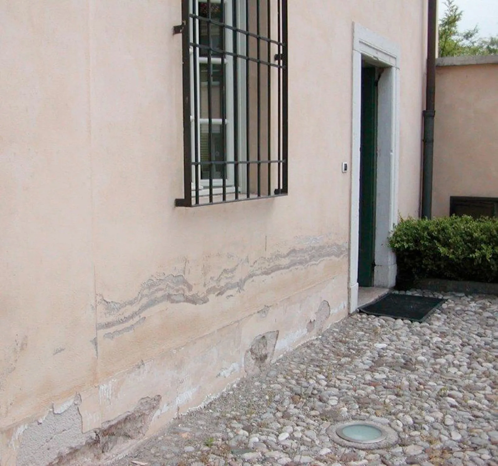 L'umidità nei muri per risalita capillare: 3 modi di contrasto - Cose di  Casa