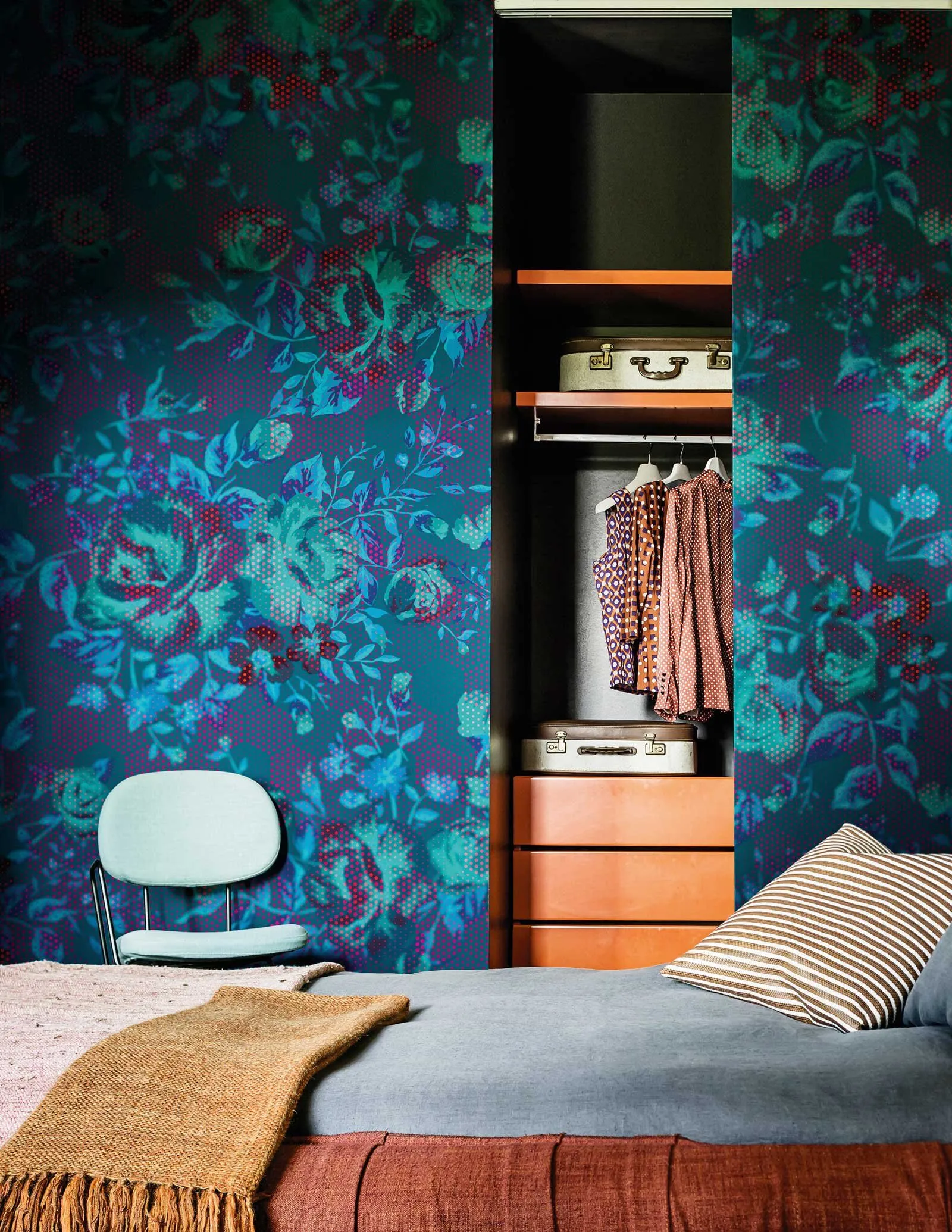 Acquista Carta da parati floreale moderna 3D Murale di design della parete  della camera da letto del soggiorno, semplice, romantico, romantico, della  rosa viola