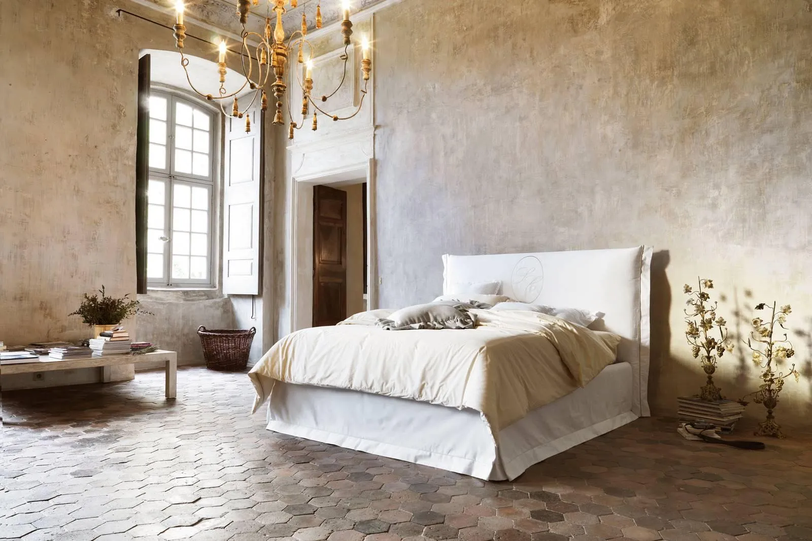 Camera da letto classica I Maggiolini, comò, specchiera, poltrona