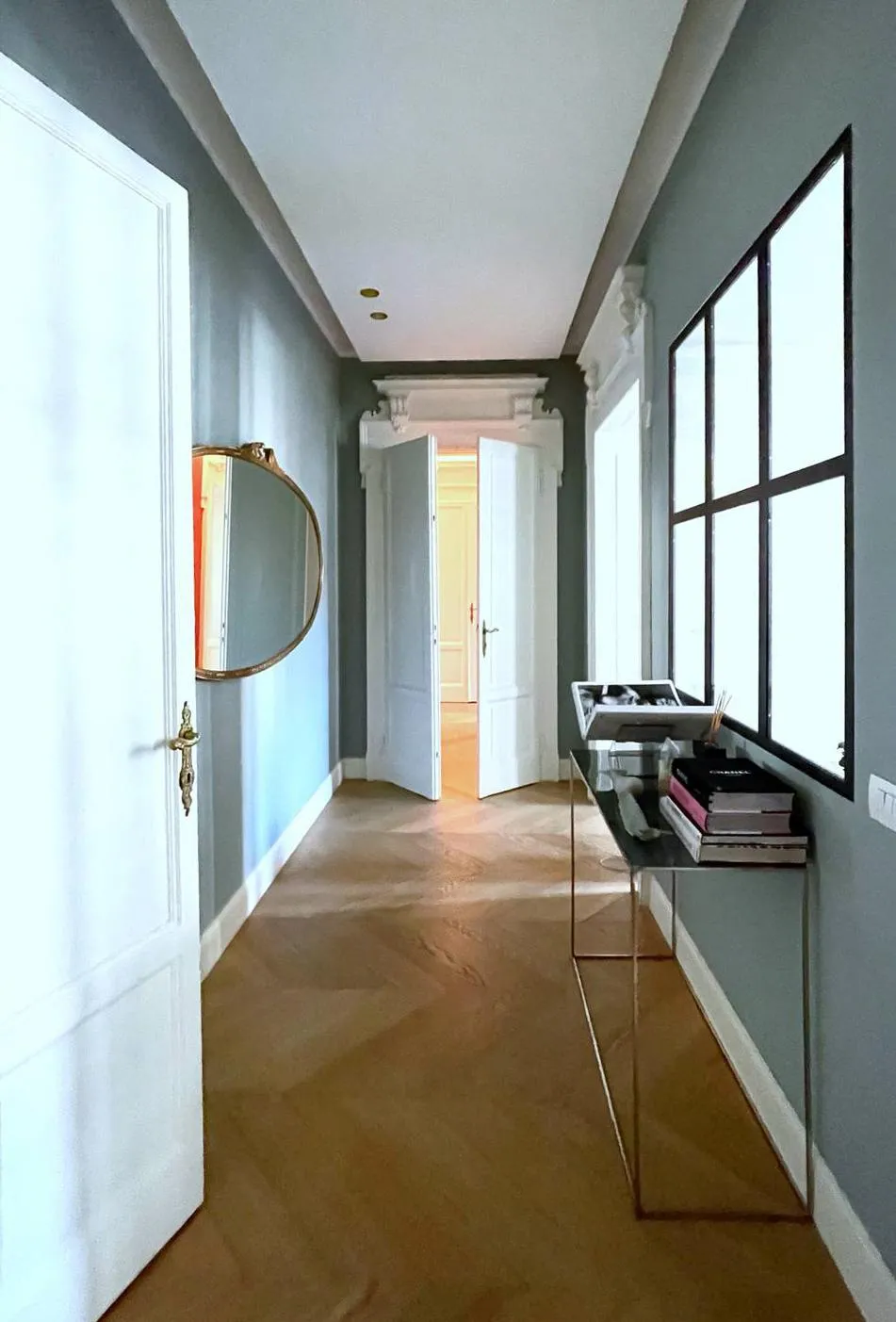 Appendiabiti da parete in legno, appendiabiti da parete per corridoio, idee da  parete e soggiorno, appendiabiti moderno, stile minimalista (scuro) :  : Casa e cucina