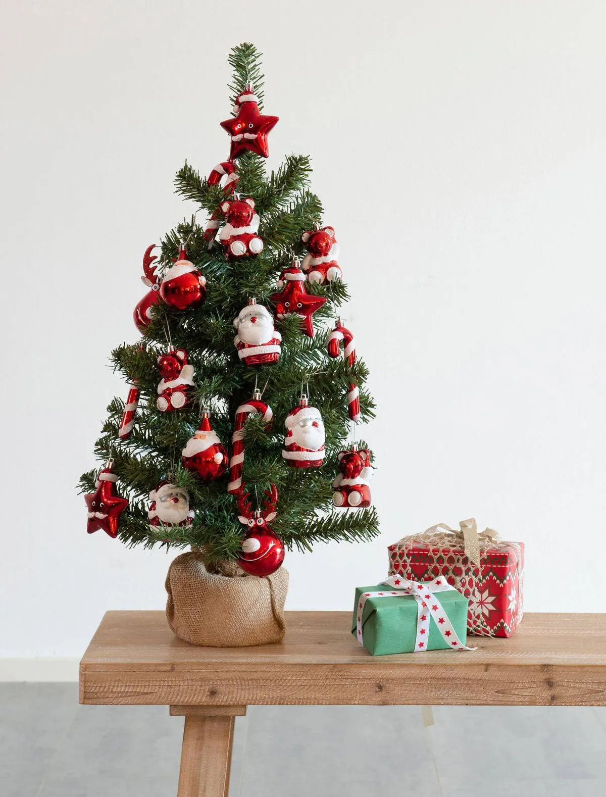 Scegliere l'albero di Natale: più di 15 modelli con misure e prezzi e le  proposte per addobbarli - Cose di Casa